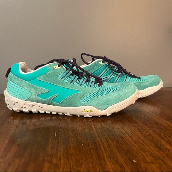 Hi-Tec Apollo Aqua Marine/Wine color. Women’s size 8.5. Like new - Picture 2 of 15